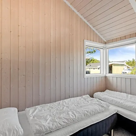 Arine - 700m To The Fjord By Interhome *